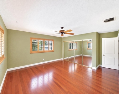 2701 Middle River Drive - Photo Thumbnail 12