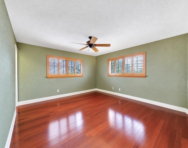 2701 Middle River Drive - Photo Thumbnail 10