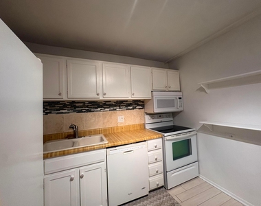 3660 Inverrary Drive - Photo Thumbnail 12