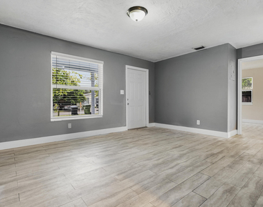 741 Nw 4th Avenue - Photo Thumbnail 9