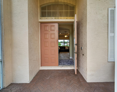 512 Sw Lake Manatee Way - Photo Thumbnail 5