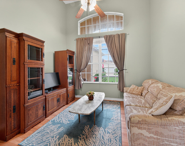 512 Sw Lake Manatee Way - Photo Thumbnail 9