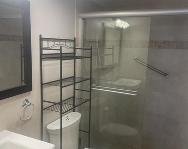 2900 Ne 30th Street - Photo Thumbnail 4