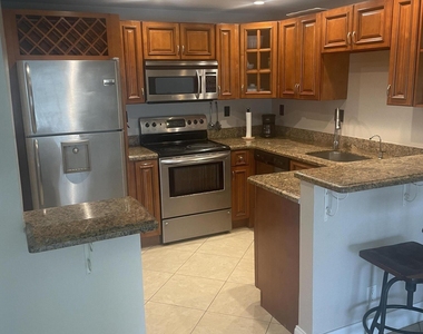 2900 Ne 30th Street - Photo Thumbnail 2