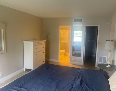 2900 Ne 30th Street - Photo Thumbnail 8