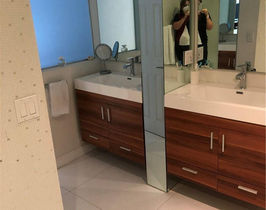 6423 Collins Avenue - Photo Thumbnail 36