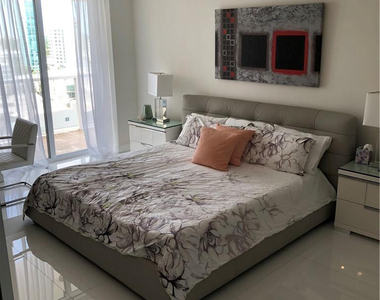 6423 Collins Avenue - Photo Thumbnail 31