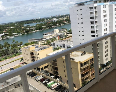 6423 Collins Avenue - Photo Thumbnail 10