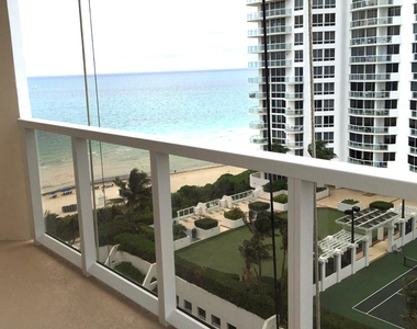 6423 Collins Avenue - Photo Thumbnail 2