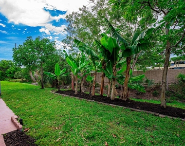 5300 Breadfruit Circle - Photo Thumbnail 31