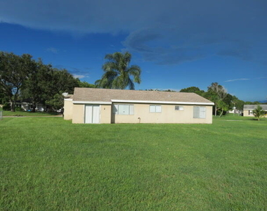 374 Sw Eastport Circle - Photo Thumbnail 13