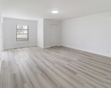 7270 Ashford Place - Photo Thumbnail 19