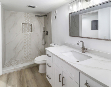 7270 Ashford Place - Photo Thumbnail 23