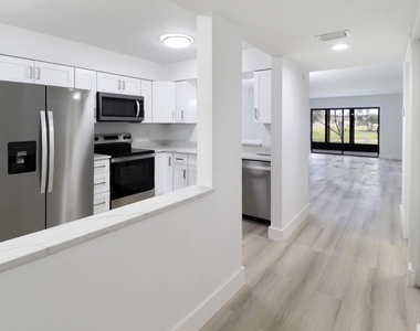 7270 Ashford Place - Photo Thumbnail 6