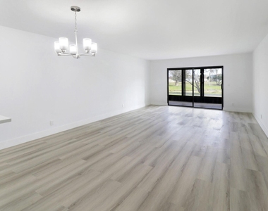 7270 Ashford Place - Photo Thumbnail 12