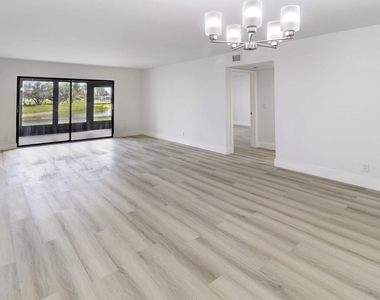 7270 Ashford Place - Photo Thumbnail 13