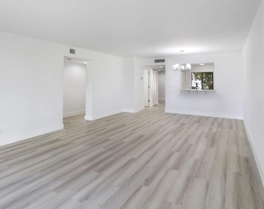 7270 Ashford Place - Photo Thumbnail 11