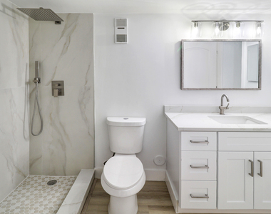 7270 Ashford Place - Photo Thumbnail 24