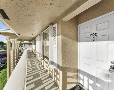 1050 Citrus Way - Photo Thumbnail 1