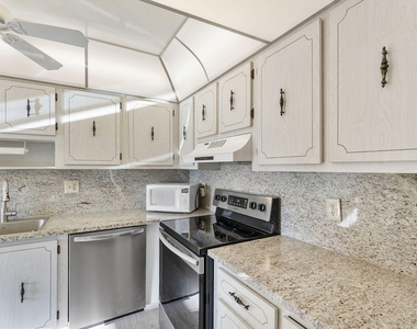 1050 Citrus Way - Photo Thumbnail 8
