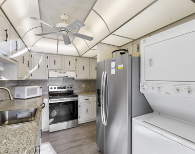 1050 Citrus Way - Photo Thumbnail 7