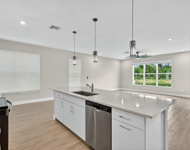 3508 Nw Solange Court - Photo Thumbnail 7