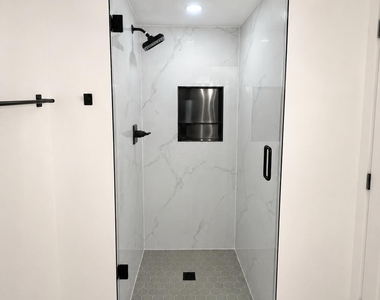 10229 Nw 9th Street Circle - Photo Thumbnail 4
