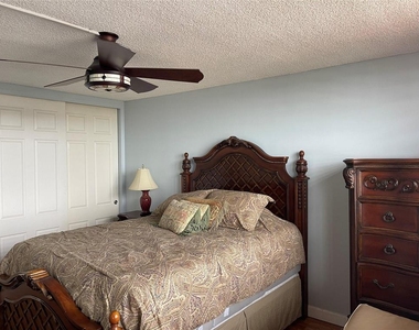 427 Golden Isles Drive - Photo Thumbnail 7