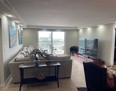 427 Golden Isles Drive - Photo Thumbnail 1