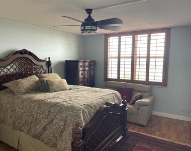 427 Golden Isles Drive - Photo Thumbnail 8