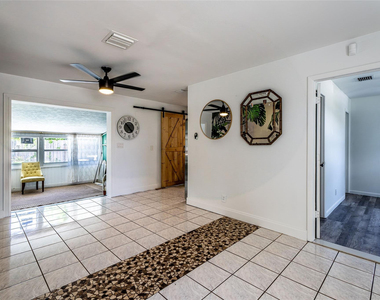 12053 Colony Avenue - Photo Thumbnail 4