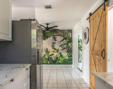 12053 Colony Avenue - Photo Thumbnail 7