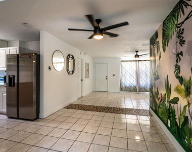 12053 Colony Avenue - Photo Thumbnail 5