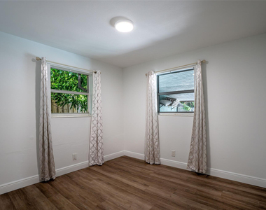 12053 Colony Avenue - Photo Thumbnail 16