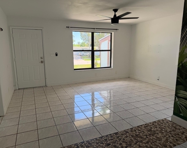 12053 Colony Avenue - Photo Thumbnail 3
