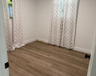 12053 Colony Avenue - Photo Thumbnail 15