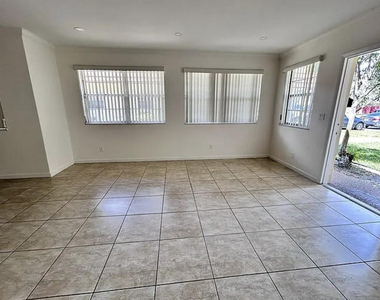 3808 N Polk Street - Photo Thumbnail 1