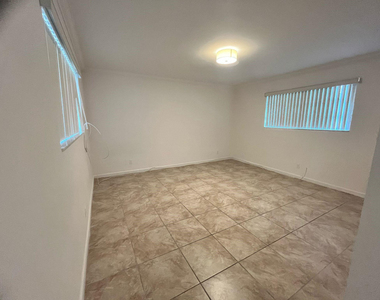 3808 N Polk Street - Photo Thumbnail 10