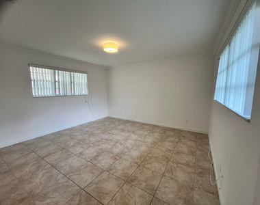 3808 N Polk Street - Photo Thumbnail 7