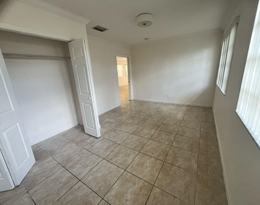 3808 N Polk Street - Photo Thumbnail 3