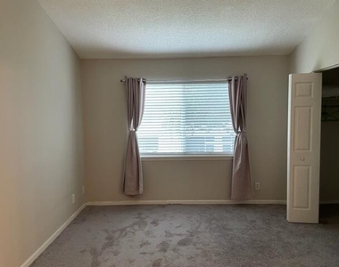 6952 Crooked Fence Drive - Photo Thumbnail 6