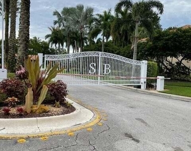 6952 Crooked Fence Drive - Photo Thumbnail 10