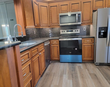 1001 Se 6th Avenue - Photo Thumbnail 10