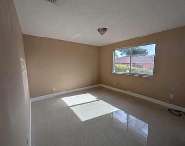 1571 Ne 109th Street - Photo Thumbnail 7