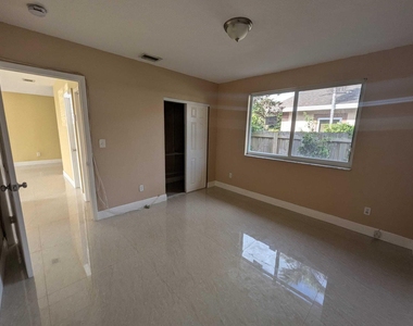1571 Ne 109th Street - Photo Thumbnail 9