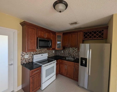 1571 Ne 109th Street - Photo Thumbnail 5
