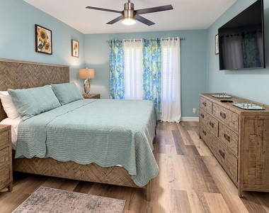 11363 Fairfield Court - Photo Thumbnail 12