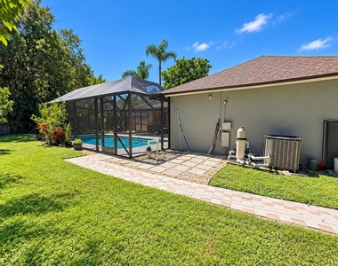 11363 Fairfield Court - Photo Thumbnail 17