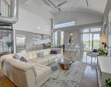 185 Ne 4th Avenue - Photo Thumbnail 1