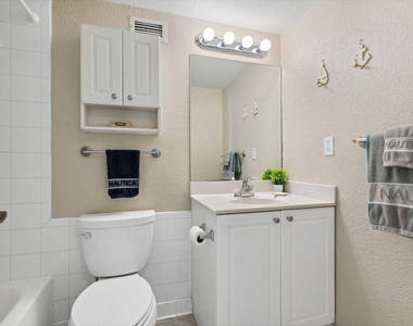 2501 S Ocean Drive - Photo Thumbnail 8